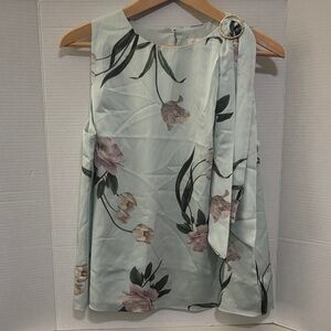 TED BAKER Chic Floral Blouse with Gold Ring Detail